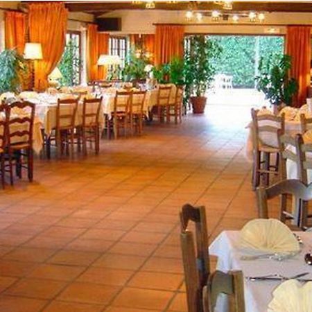Готель Le Ratelier Montaigut-sur-Save Екстер'єр фото