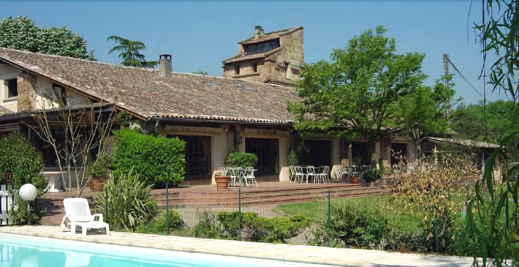 Готель Le Ratelier Montaigut-sur-Save Екстер'єр фото